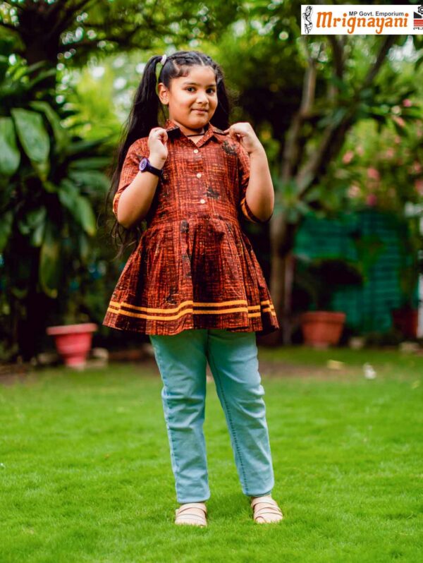 NATKHAT:- Bagru Dungaree with T-shirt Set – Prathaa - weaving traditions